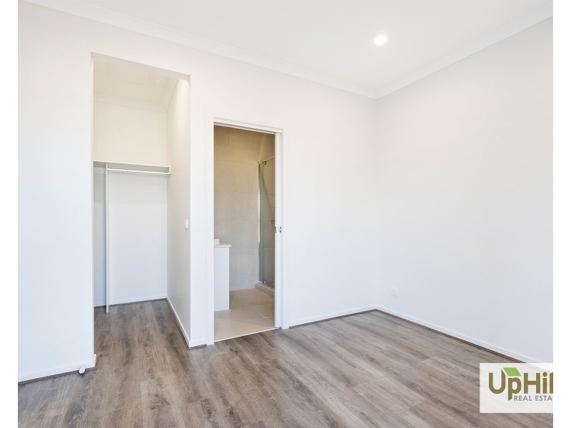 90 Plymouth Boulevard, Clyde North VIC 3978