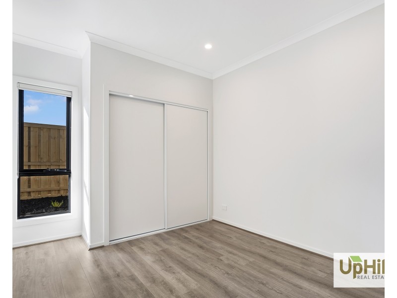 90 Plymouth Boulevard, Clyde North VIC 3978