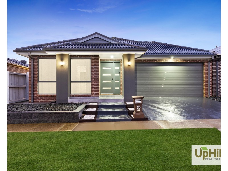 66 Picnic Avenue, Clyde North VIC 3978