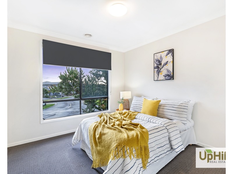 16 Lilydale Avenue, Clyde North VIC 3978