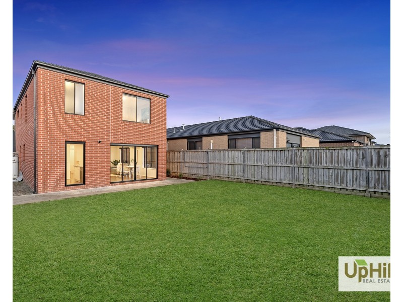 16 Lilydale Avenue, Clyde North VIC 3978
