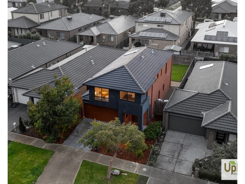 16 Lilydale Avenue, Clyde North VIC 3978