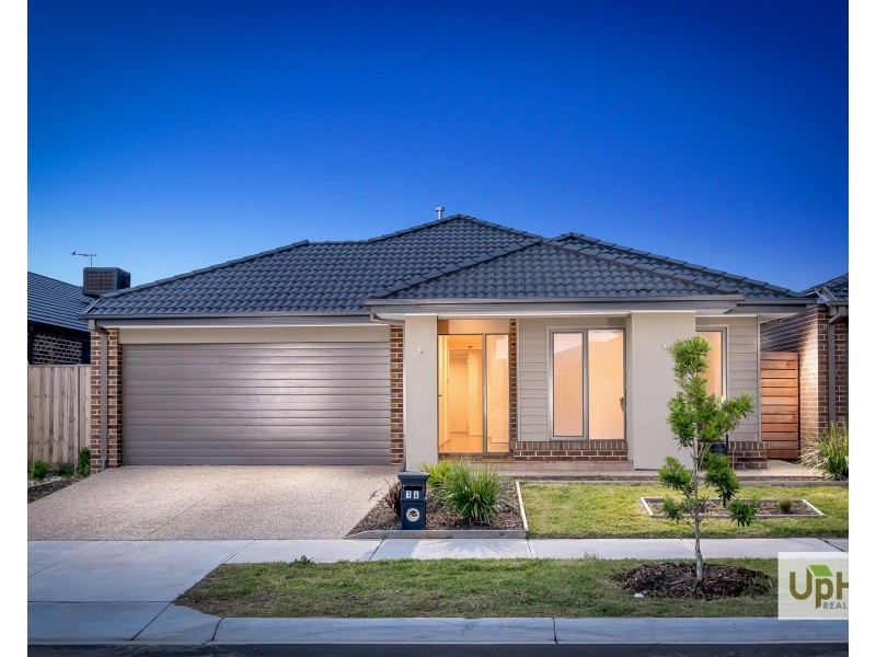 14 Walbrook Drive, Clyde North VIC 3978
