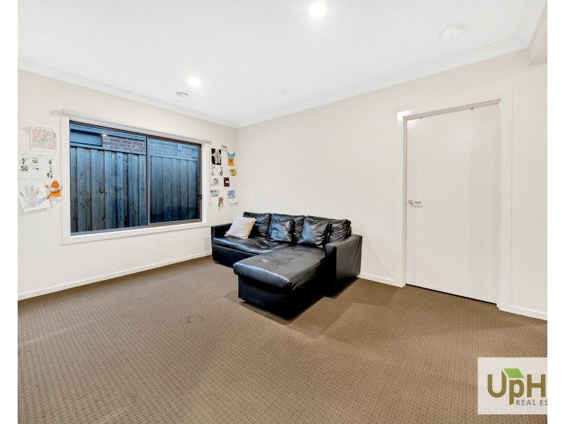 14 Walbrook Drive, Clyde North VIC 3978