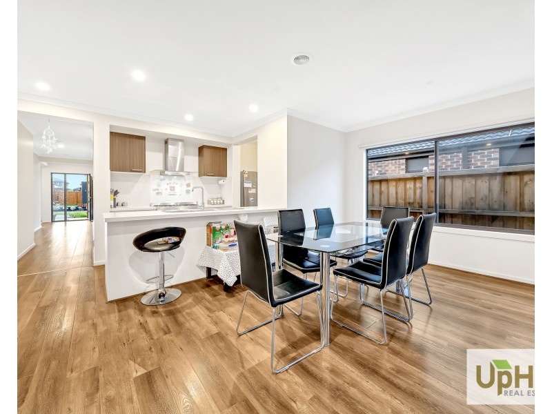 14 Walbrook Drive, Clyde North VIC 3978