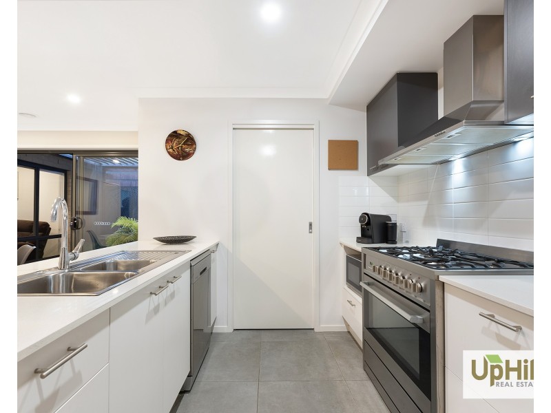 8 Lucid Crescent, Clyde VIC 3978
