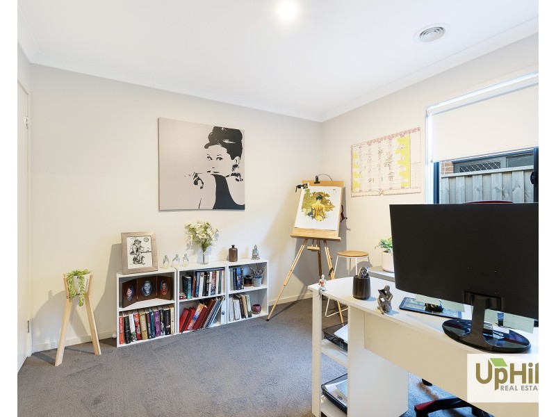 8 Lucid Crescent, Clyde VIC 3978