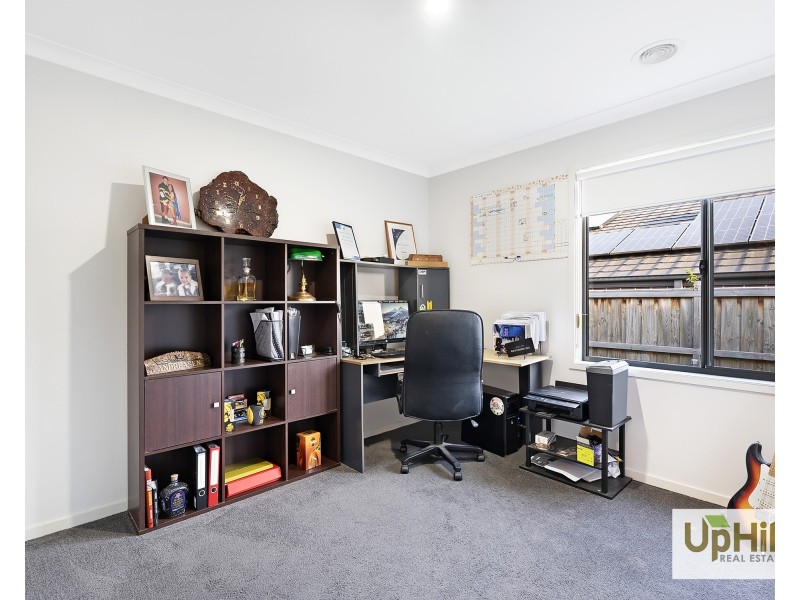 8 Lucid Crescent, Clyde VIC 3978