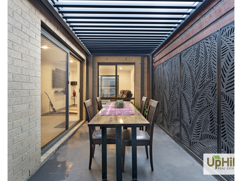 8 Lucid Crescent, Clyde VIC 3978