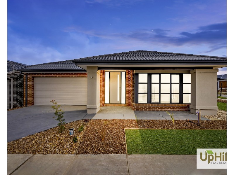 7 Glory Street, Clyde North VIC 3978