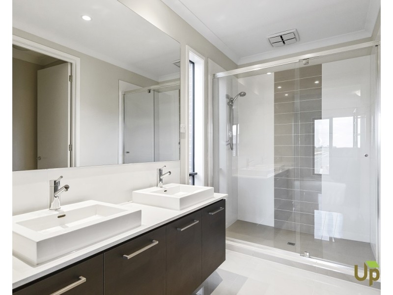 7 Glory Street, Clyde North VIC 3978