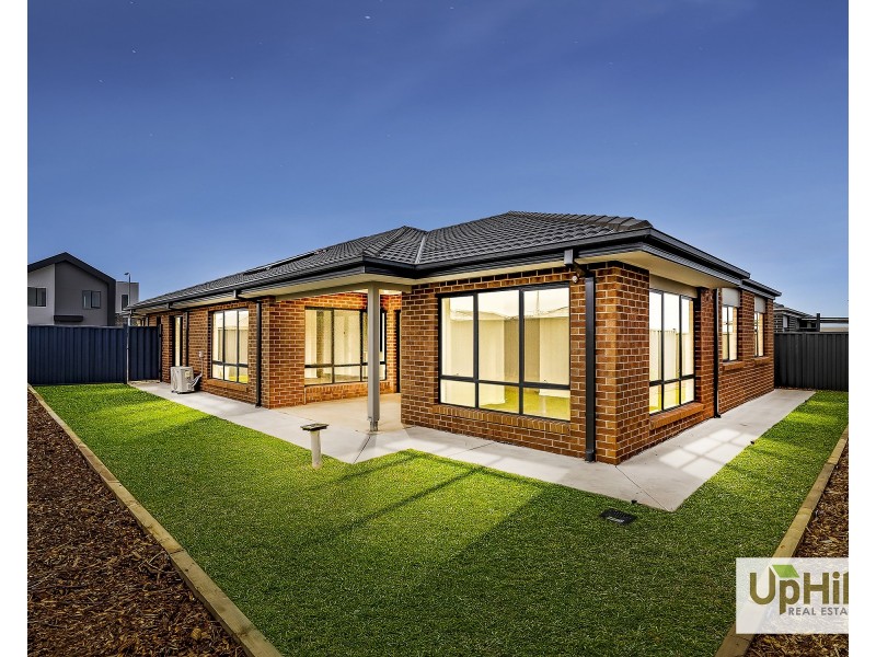 7 Glory Street, Clyde North VIC 3978