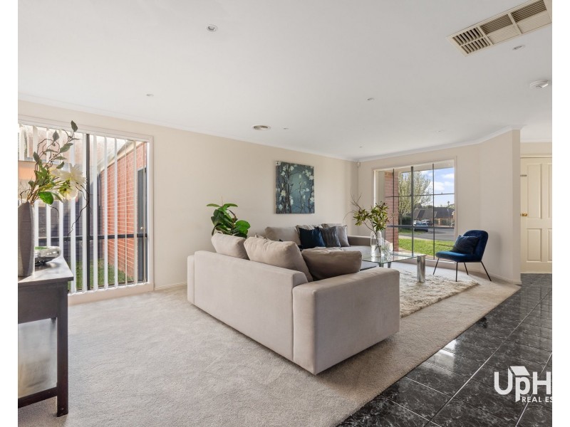 28 Burlington Chase, Hampton Park VIC 3976