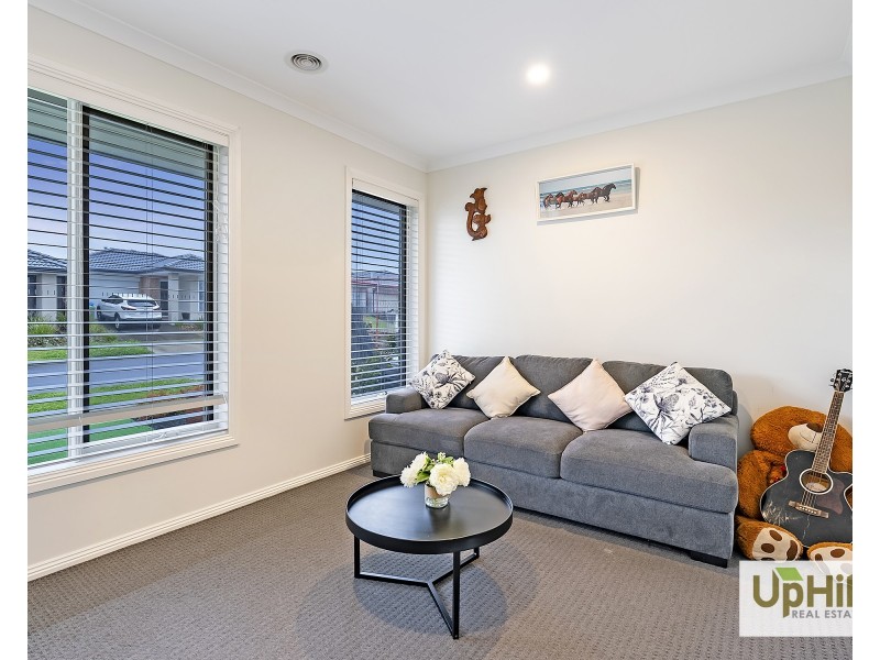 26 Keskadale Way, Clyde North VIC 3978