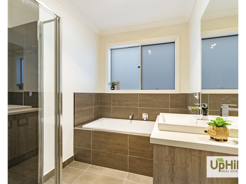 26 Keskadale Way, Clyde North VIC 3978