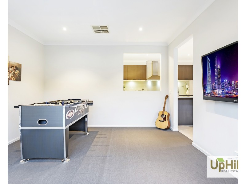 64 Kilmarnock Way, Clyde North VIC 3978