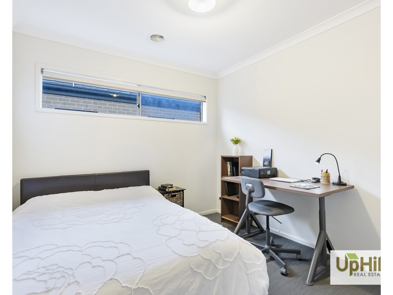 64 Kilmarnock Way, Clyde North VIC 3978