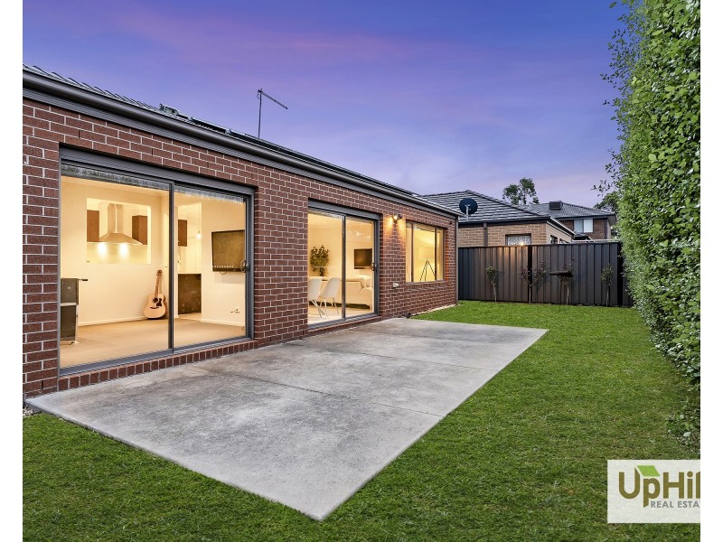 64 Kilmarnock Way, Clyde North VIC 3978