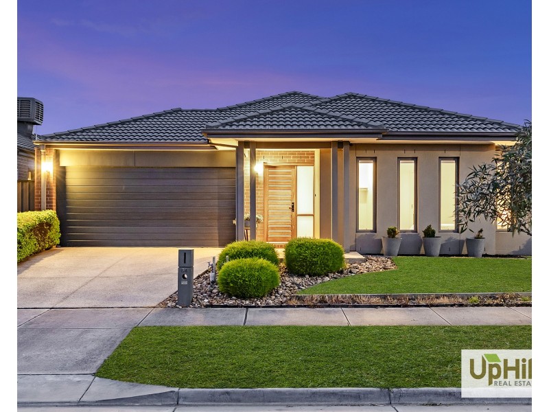 64 Kilmarnock Way, Clyde North VIC 3978