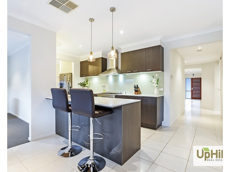 64 Kilmarnock Way, Clyde North VIC 3978