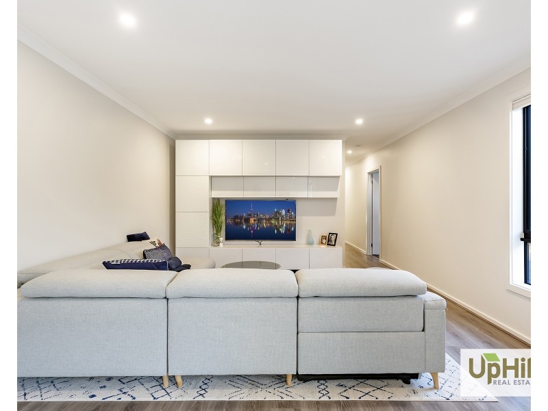 11 Emanda Lane, Clyde North VIC 3978