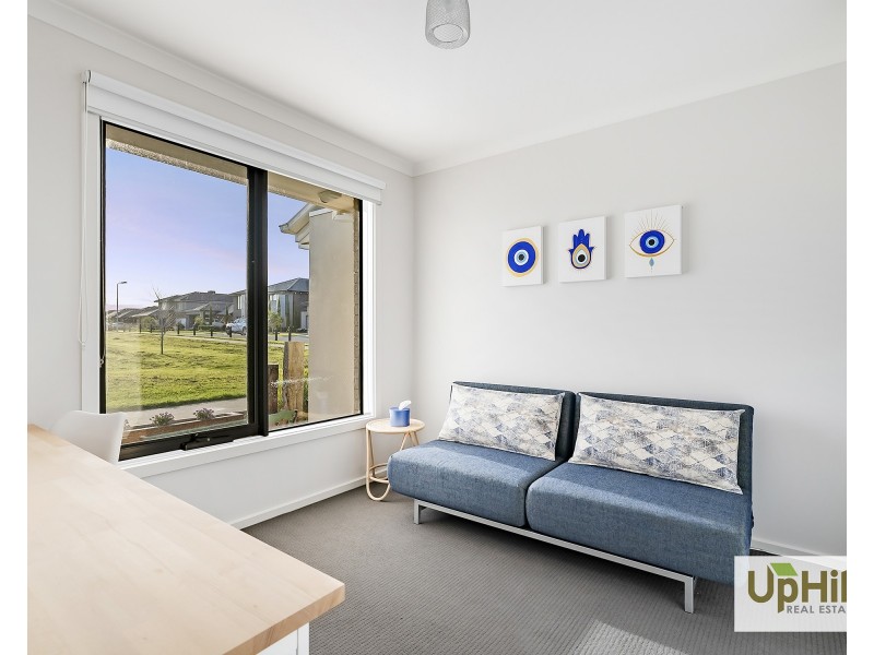 11 Emanda Lane, Clyde North VIC 3978