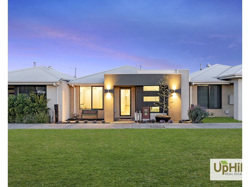 11 Emanda Lane, Clyde North VIC 3978