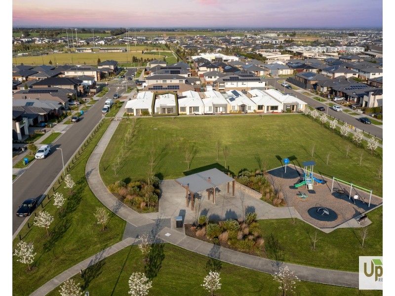 11 Emanda Lane, Clyde North VIC 3978