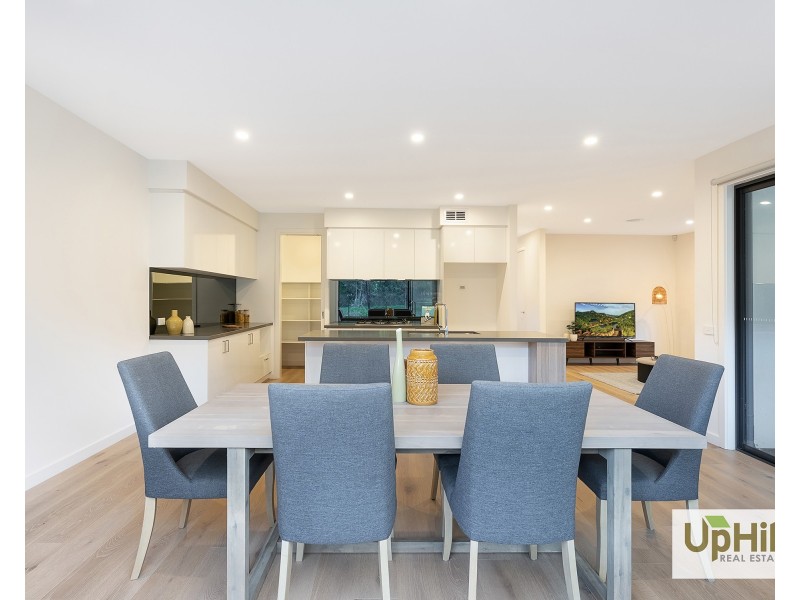 8 Ritz View, Cranbourne North VIC 3977