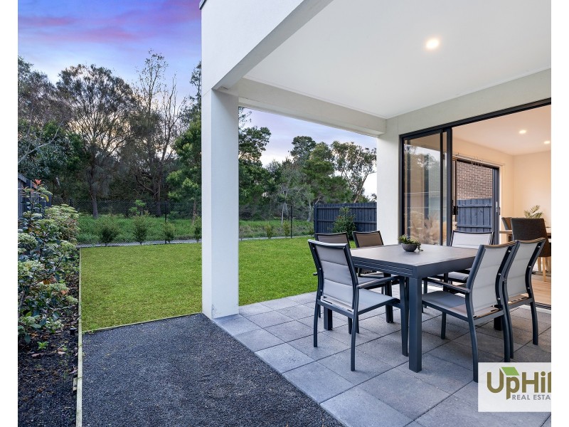 8 Ritz View, Cranbourne North VIC 3977