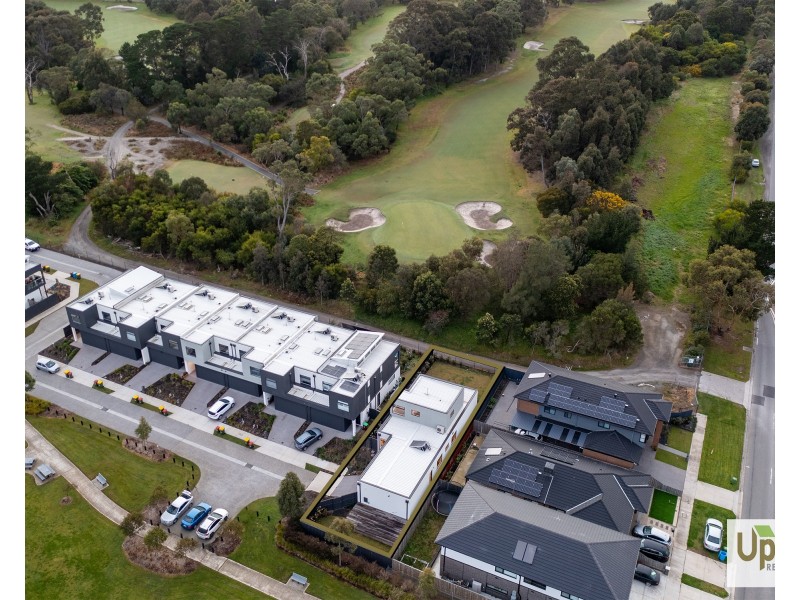 8 Ritz View, Cranbourne North VIC 3977