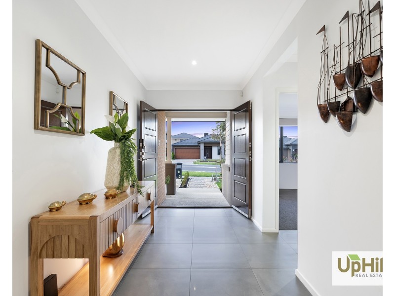 66 Viewbright Road, Clyde North VIC 3978