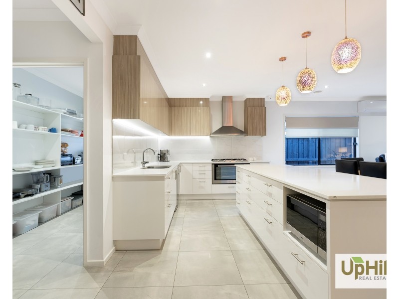 66 Viewbright Road, Clyde North VIC 3978