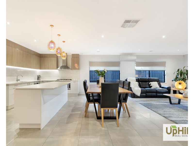 66 Viewbright Road, Clyde North VIC 3978