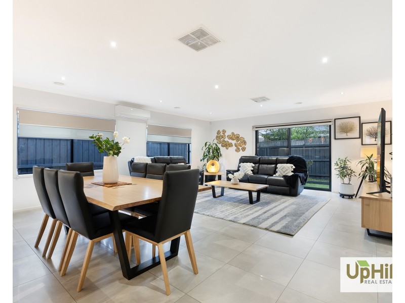 66 Viewbright Road, Clyde North VIC 3978