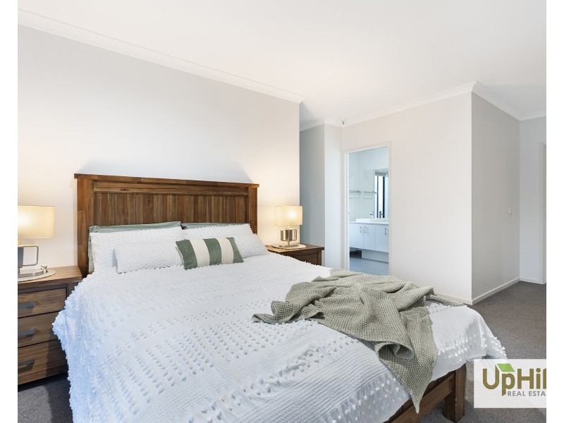 66 Viewbright Road, Clyde North VIC 3978