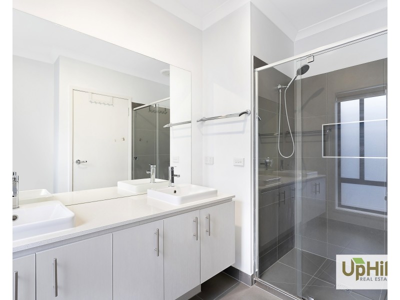 66 Viewbright Road, Clyde North VIC 3978