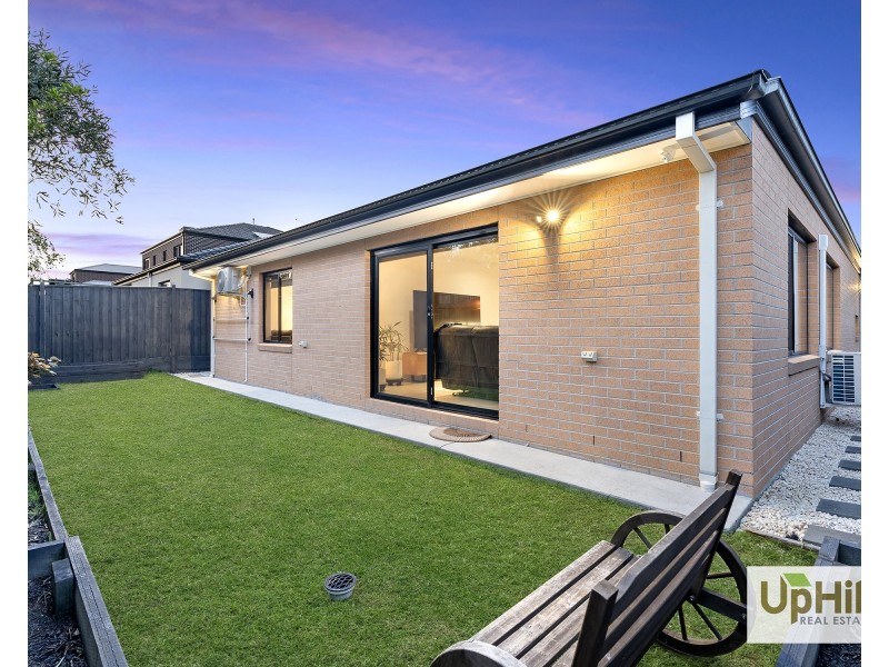 66 Viewbright Road, Clyde North VIC 3978