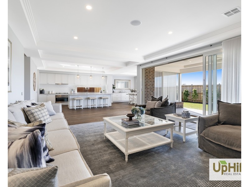 13 Grazing Way, Clyde North VIC 3978