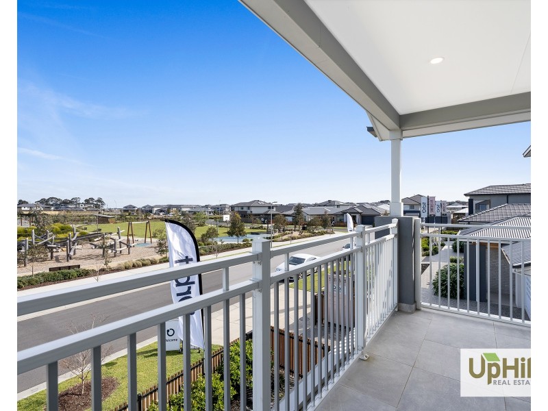 13 Grazing Way, Clyde North VIC 3978