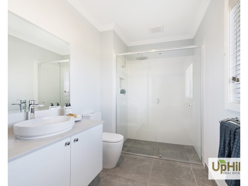 13 Grazing Way, Clyde North VIC 3978