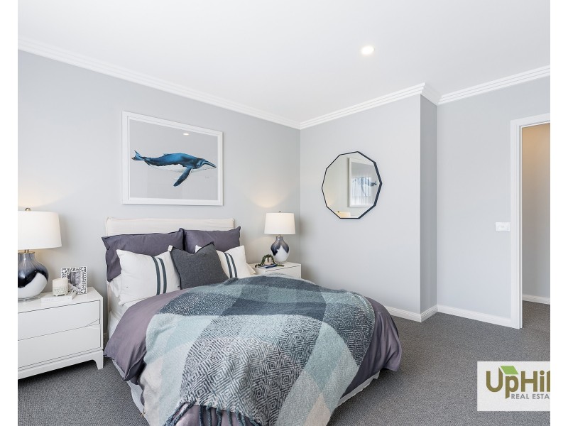 13 Grazing Way, Clyde North VIC 3978