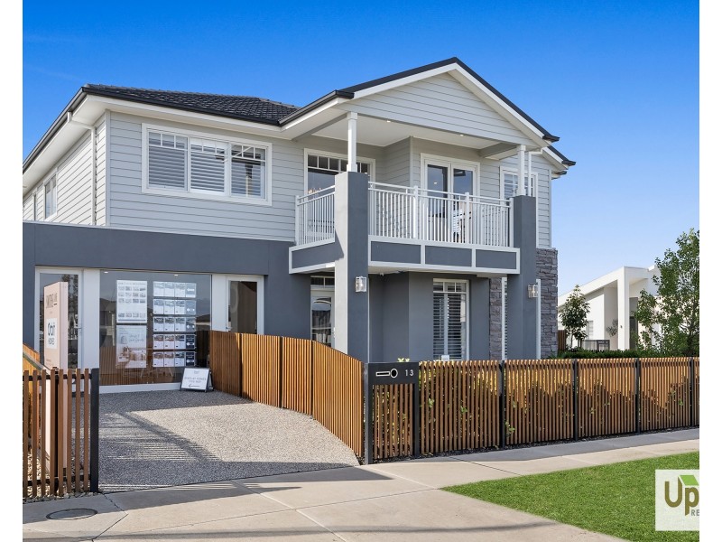 13 Grazing Way, Clyde North VIC 3978