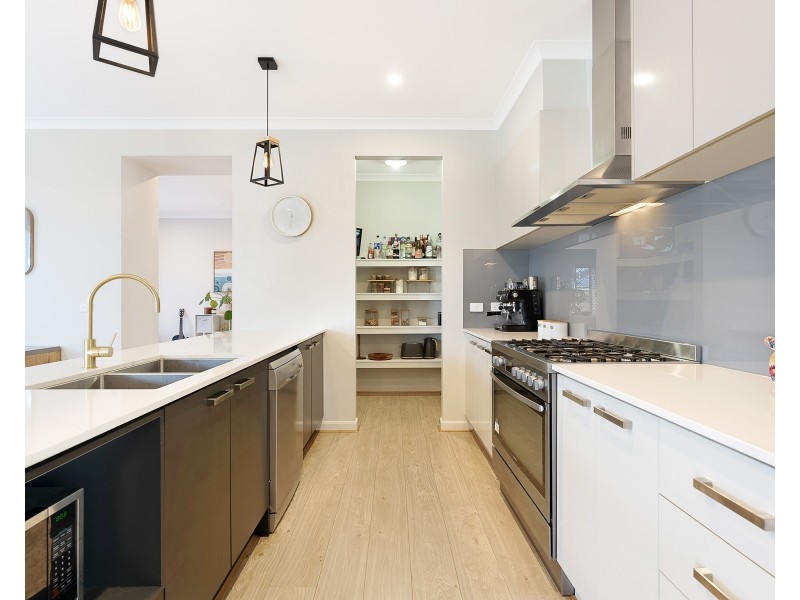 21 Pelham Drive, Clyde VIC 3978