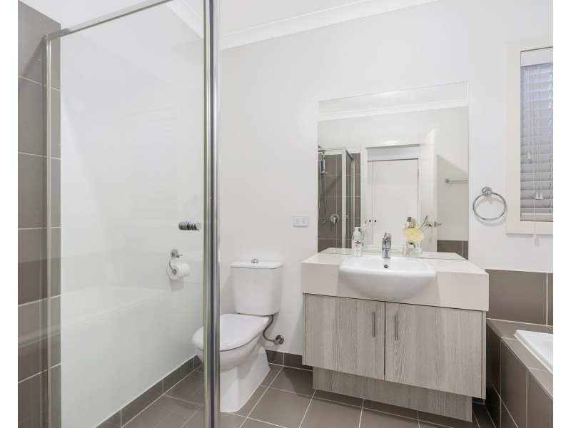 19 Jutland Close, Clyde North VIC 3978