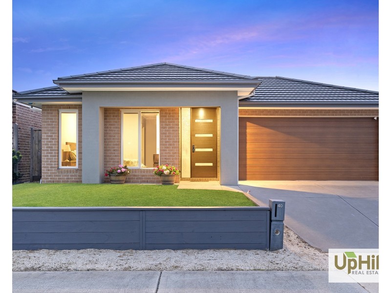 40 Cherokee Parade, Clyde VIC 3978