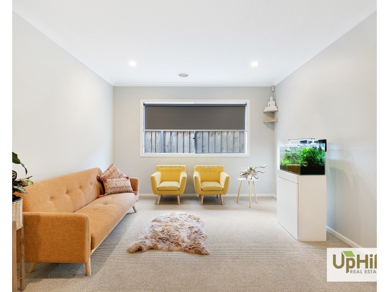 40 Cherokee Parade, Clyde VIC 3978