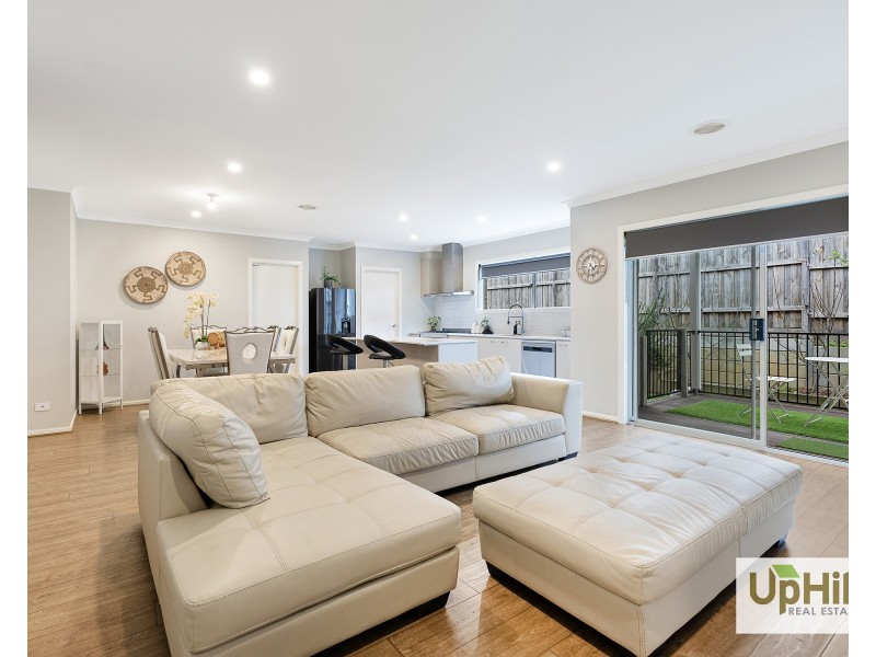 40 Cherokee Parade, Clyde VIC 3978