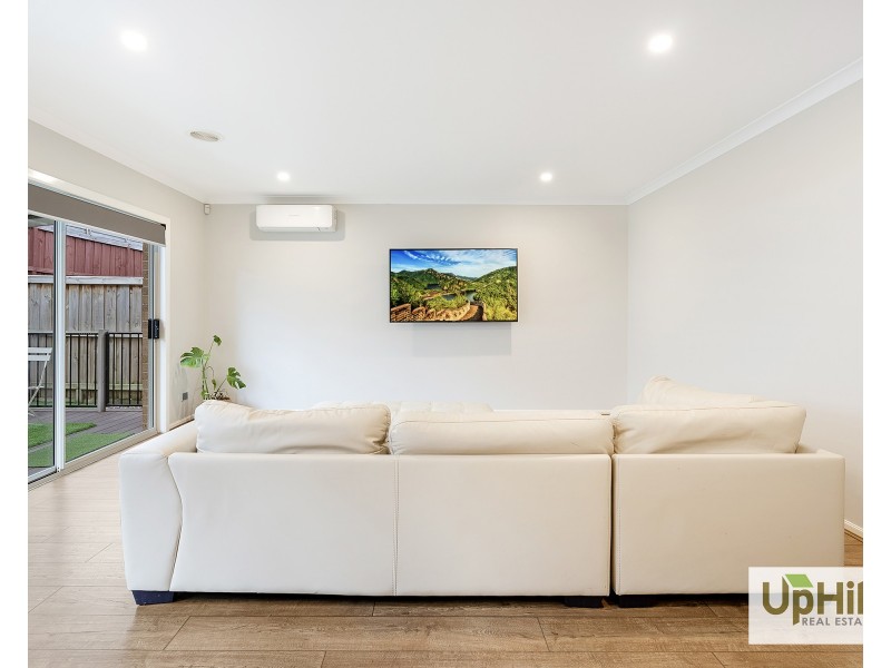40 Cherokee Parade, Clyde VIC 3978