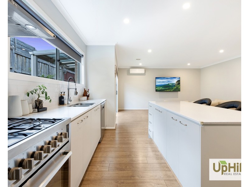 40 Cherokee Parade, Clyde VIC 3978